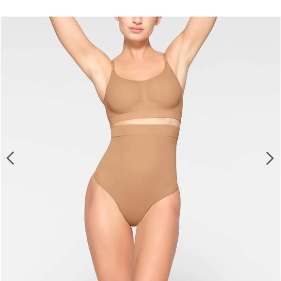 NWT SKIMS Thong - Picture 1 of 3